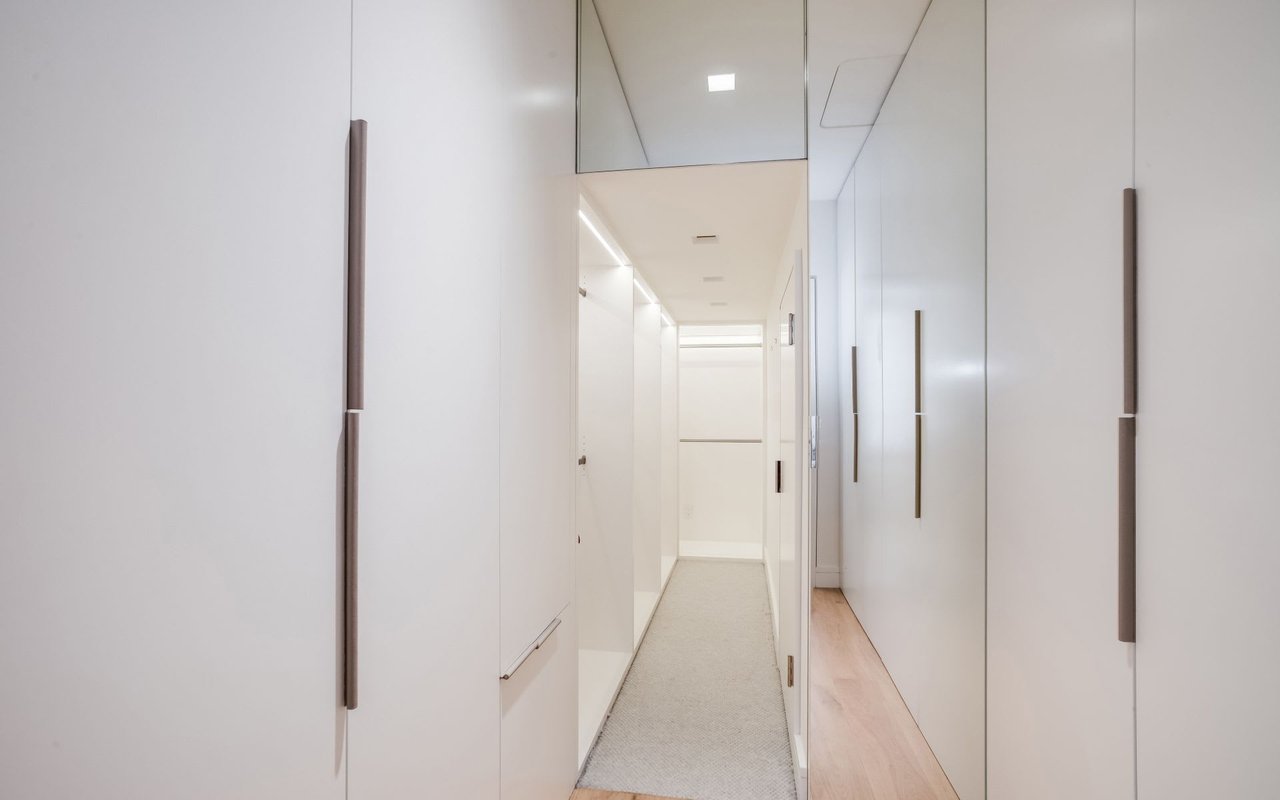 Two-Level Contemporary Nob Hill Apartment