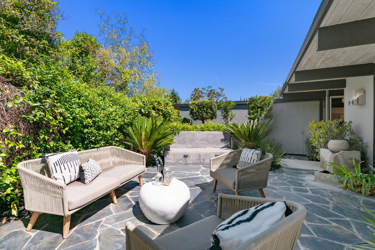 958 Eichler Drive
