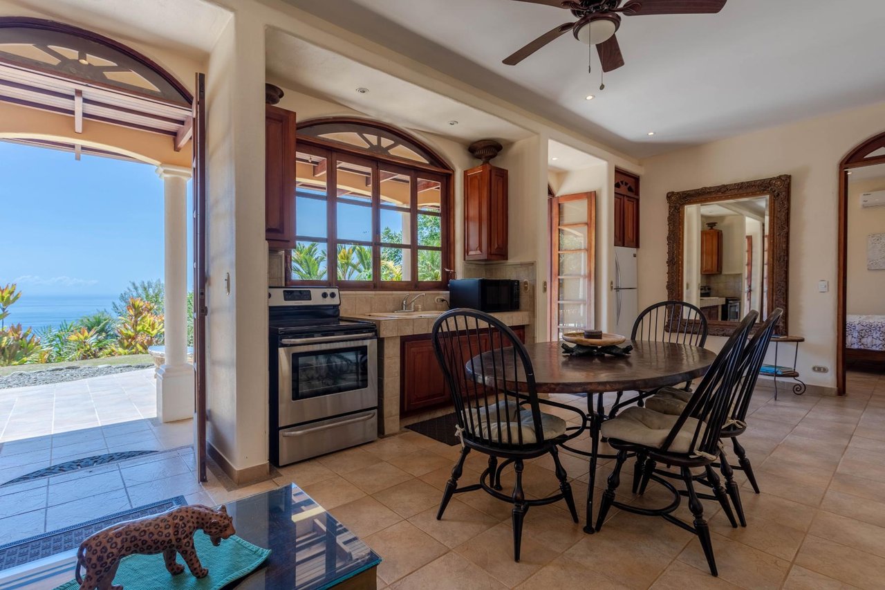 Private Ocean View Estate, Dominical, Puntarenas