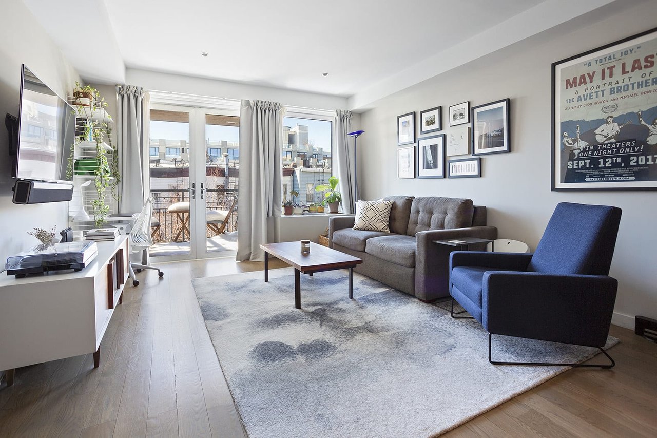 260 North 9th Street #5D