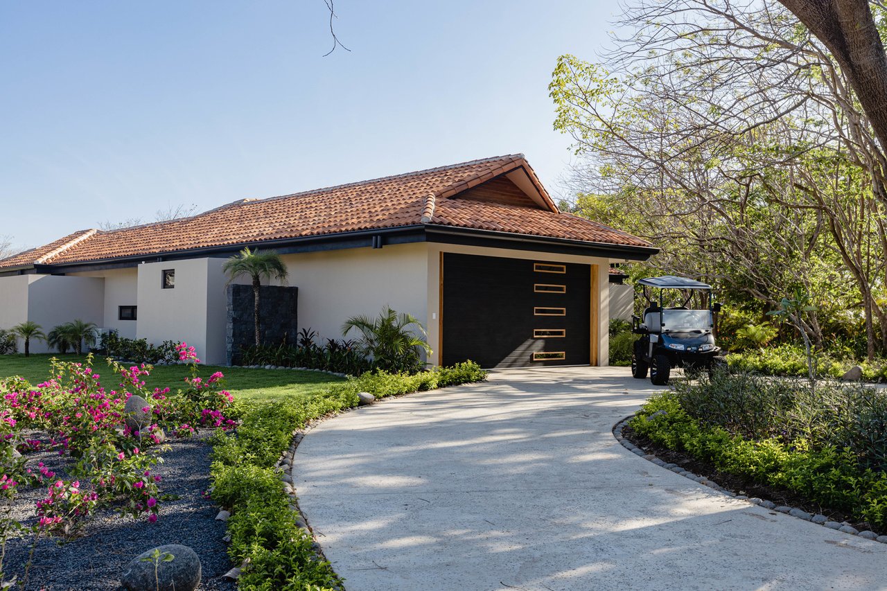 Luxury Villa Near the Beach, Hacienda Pinilla, Guanacaste