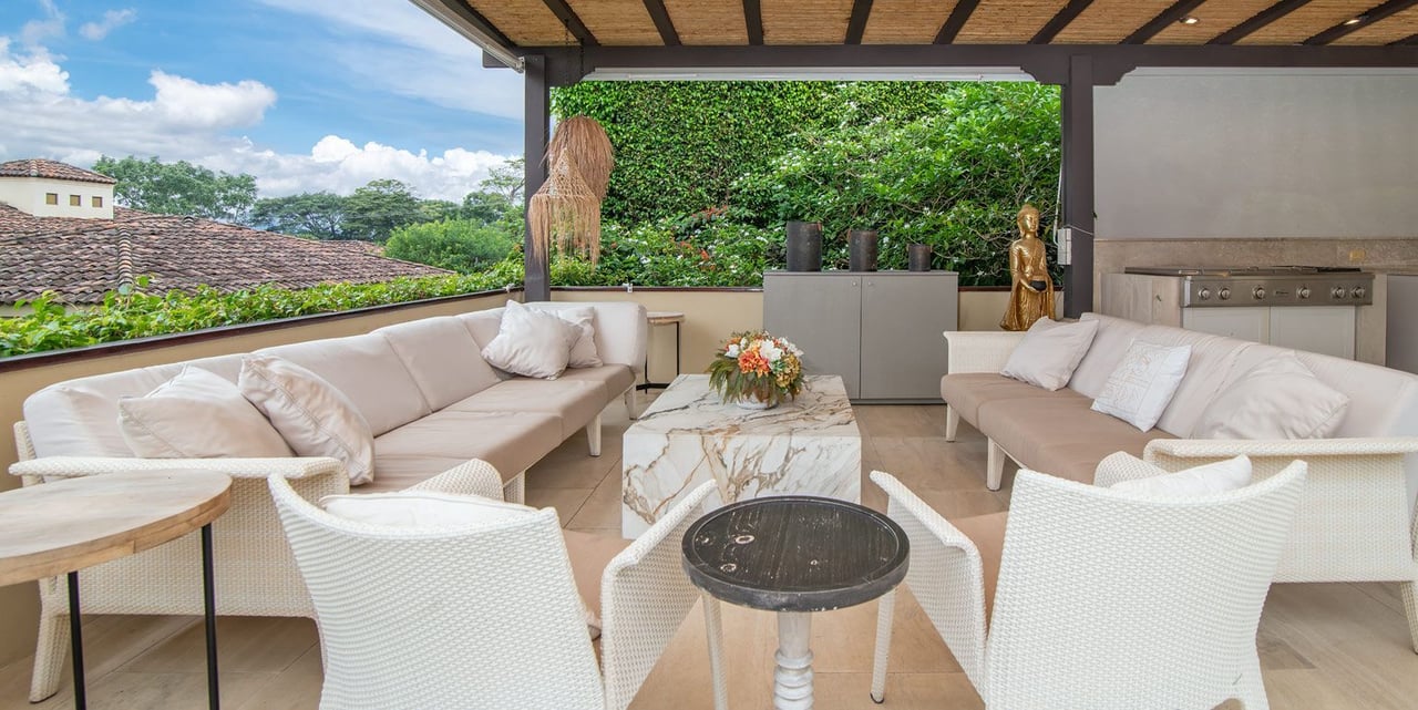 Renovated Pool Estate, Escazu, San Jose