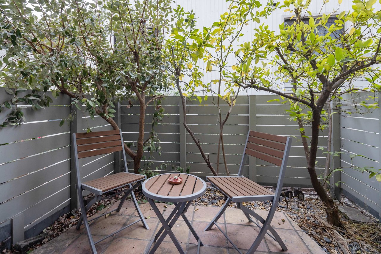 Contemporary Courtyard Townhome