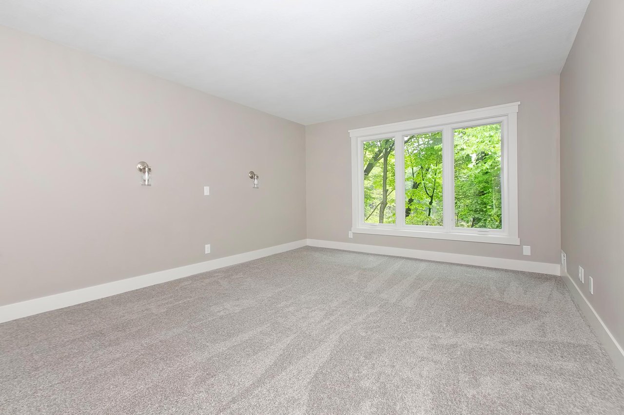 Beautifully Remodeled Bayswater Townhome!