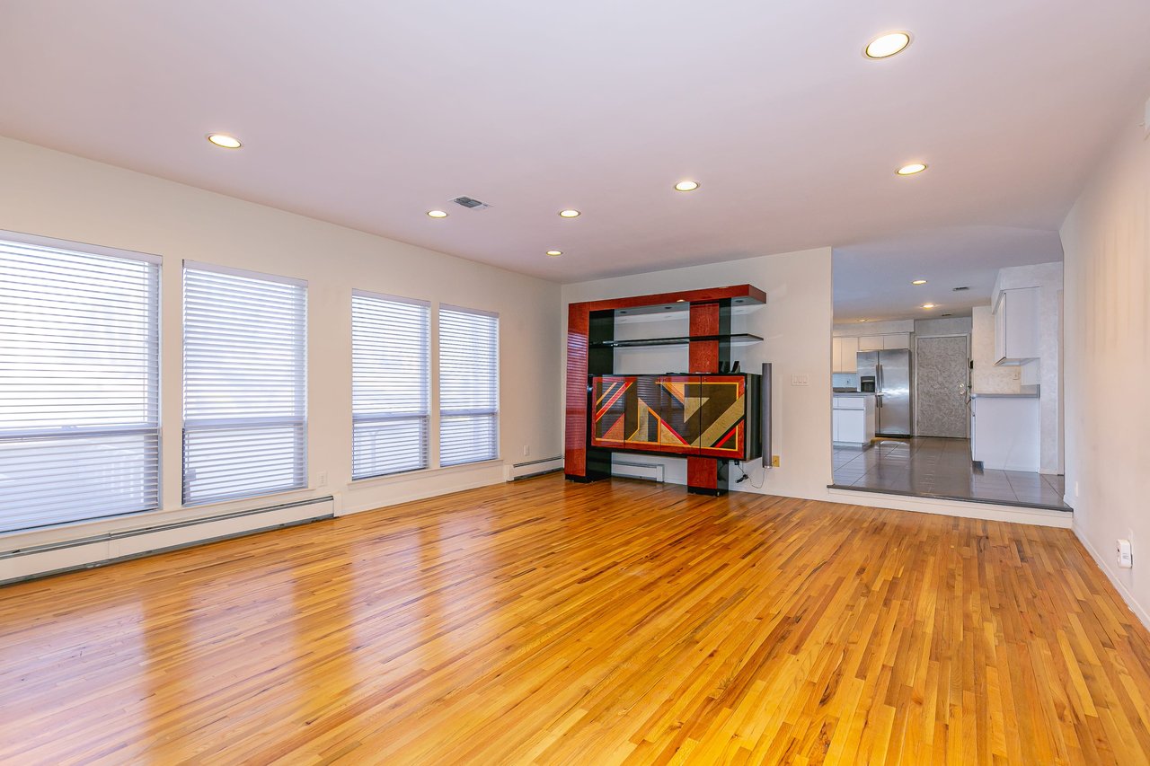50 Juniper Lane, Muttontown