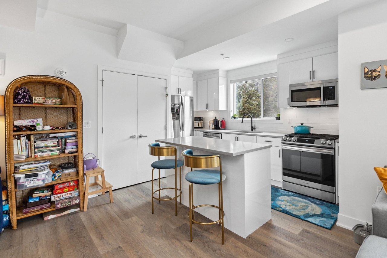 210-37808 Third Ave