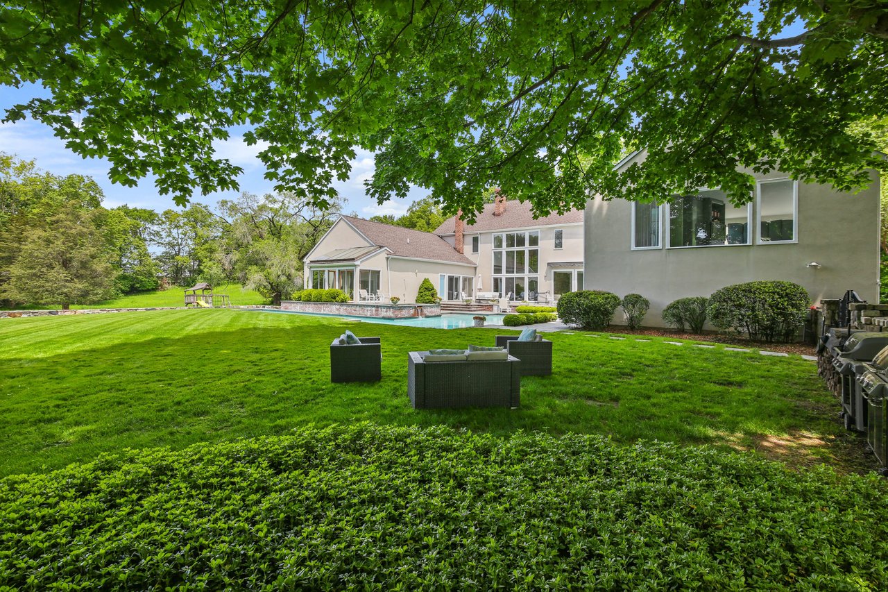 10 Guard Hill Road