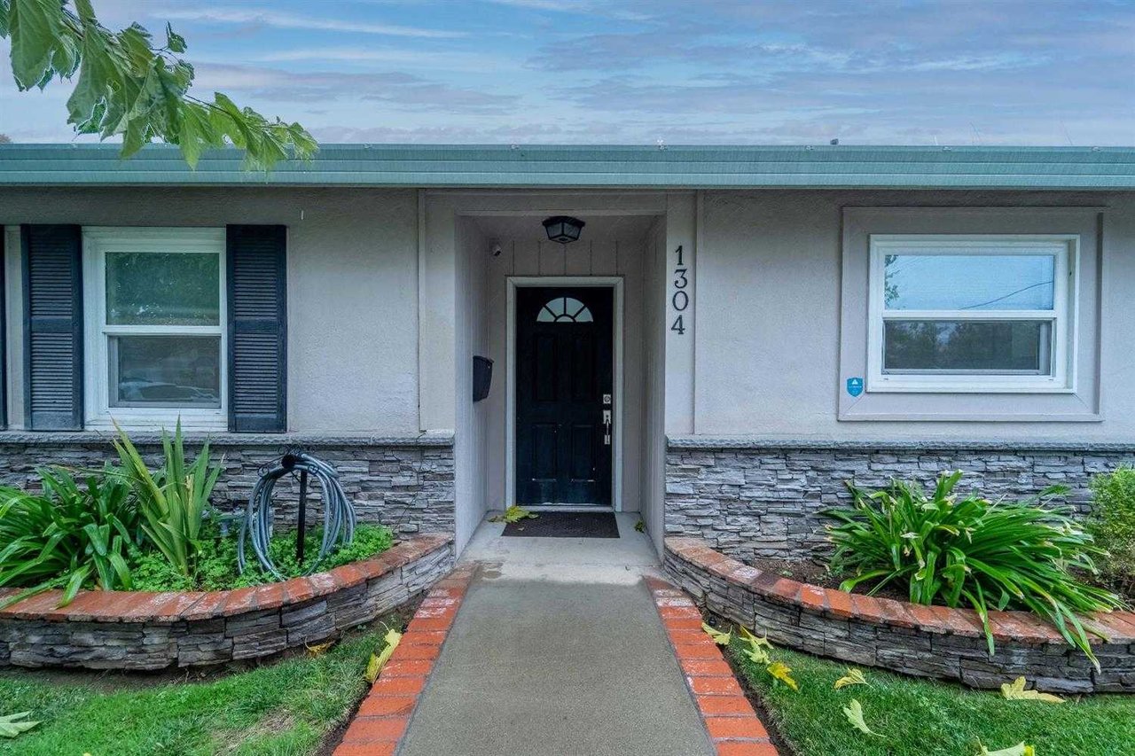 1304 Gladstone Drive