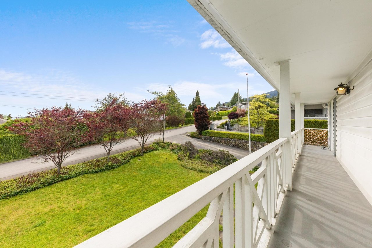 2050 Westdean Cres Cres