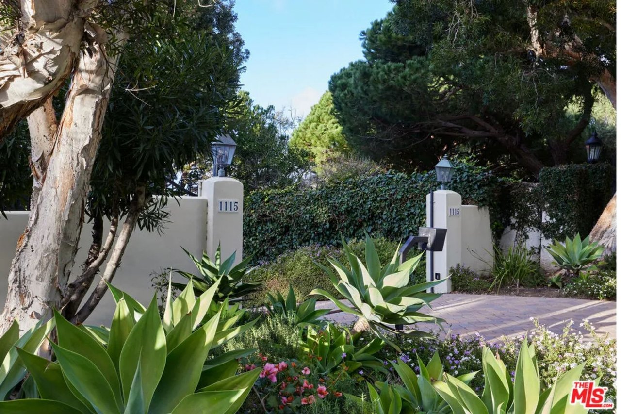 1115 Palos Verdes Dr