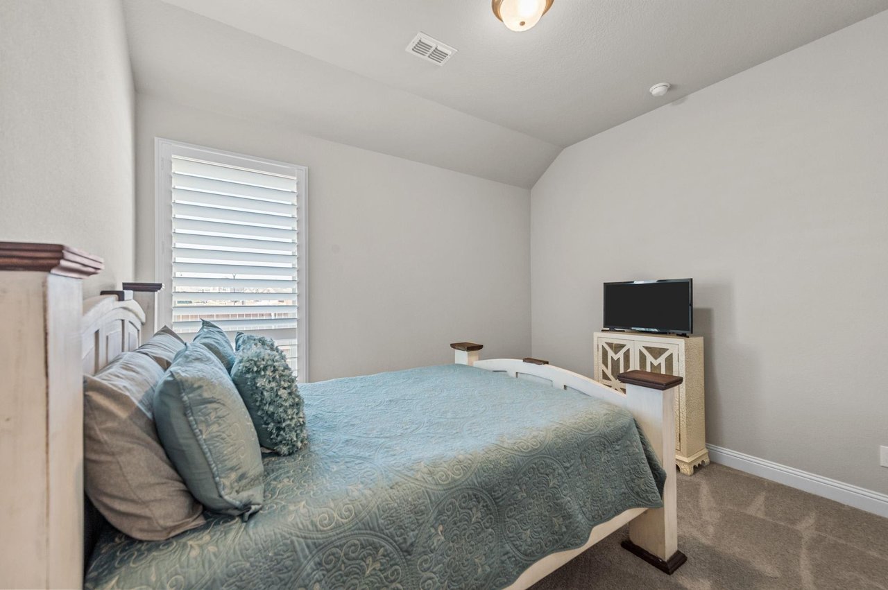 1537 Jocelyn Drive