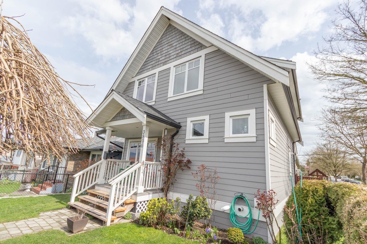 3896 Slocan St