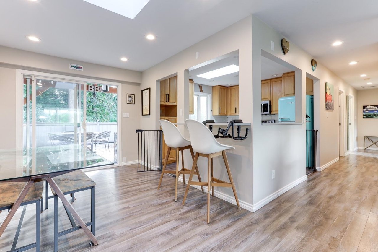 2552 Jura Cres