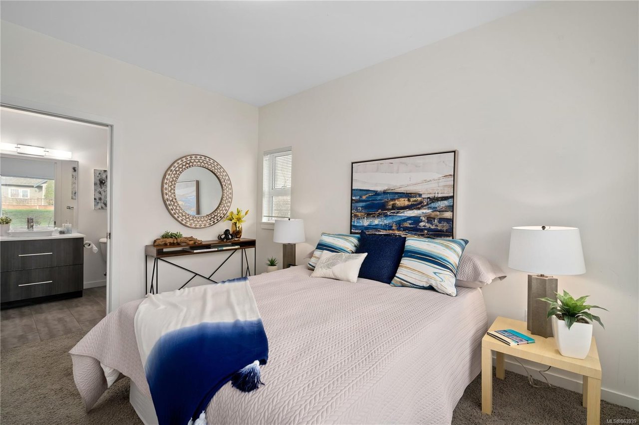 106-4050 Douglas St, Saanich