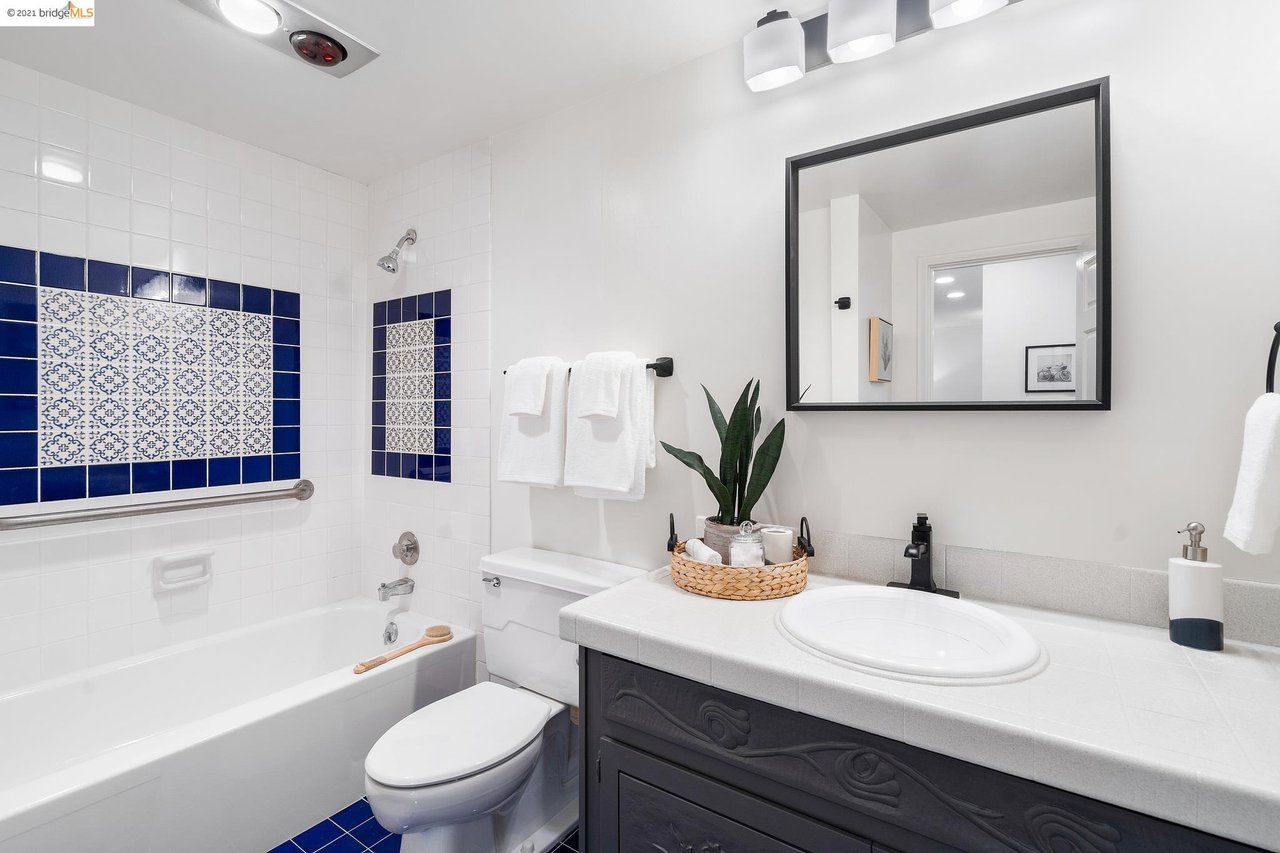 5340 Broadway Ter #204