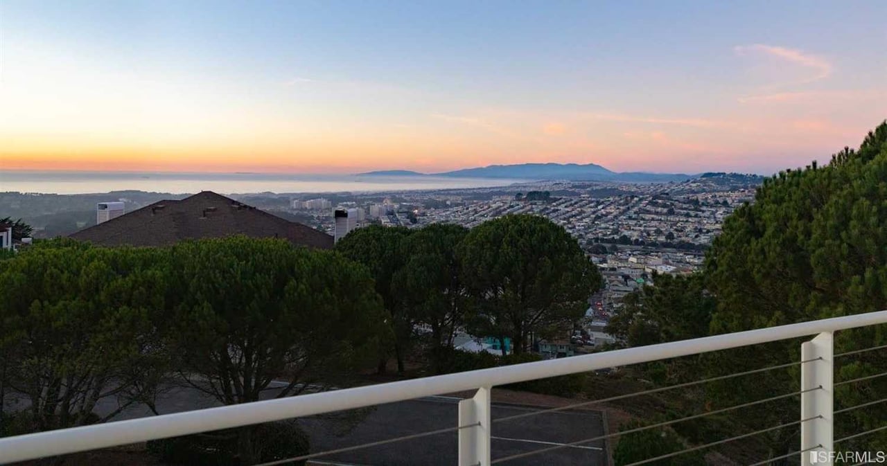 580 Pointe Pacific Apt 2
