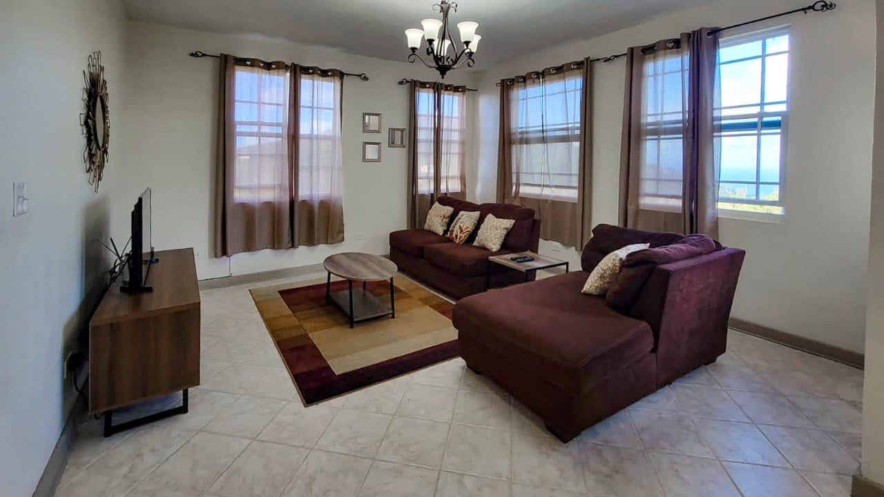 196 Chalwell Estate Three Bedroom Apartment