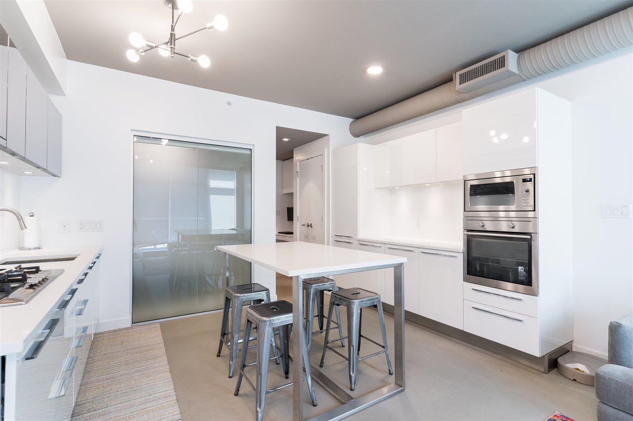528-108 E 1st Ave