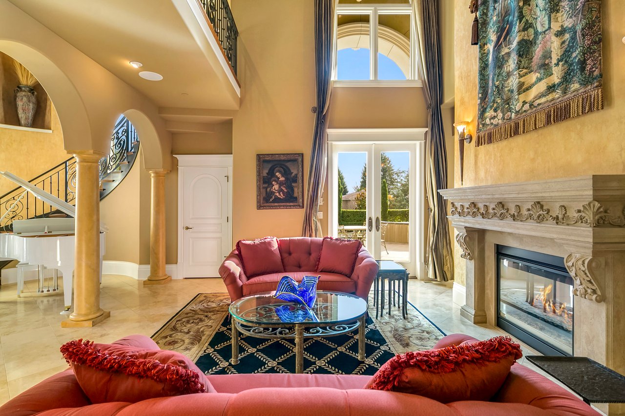Clyde Hill Villa 
