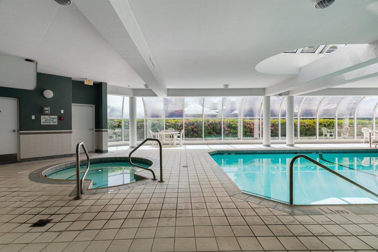 1102-1045 Quayside Dr