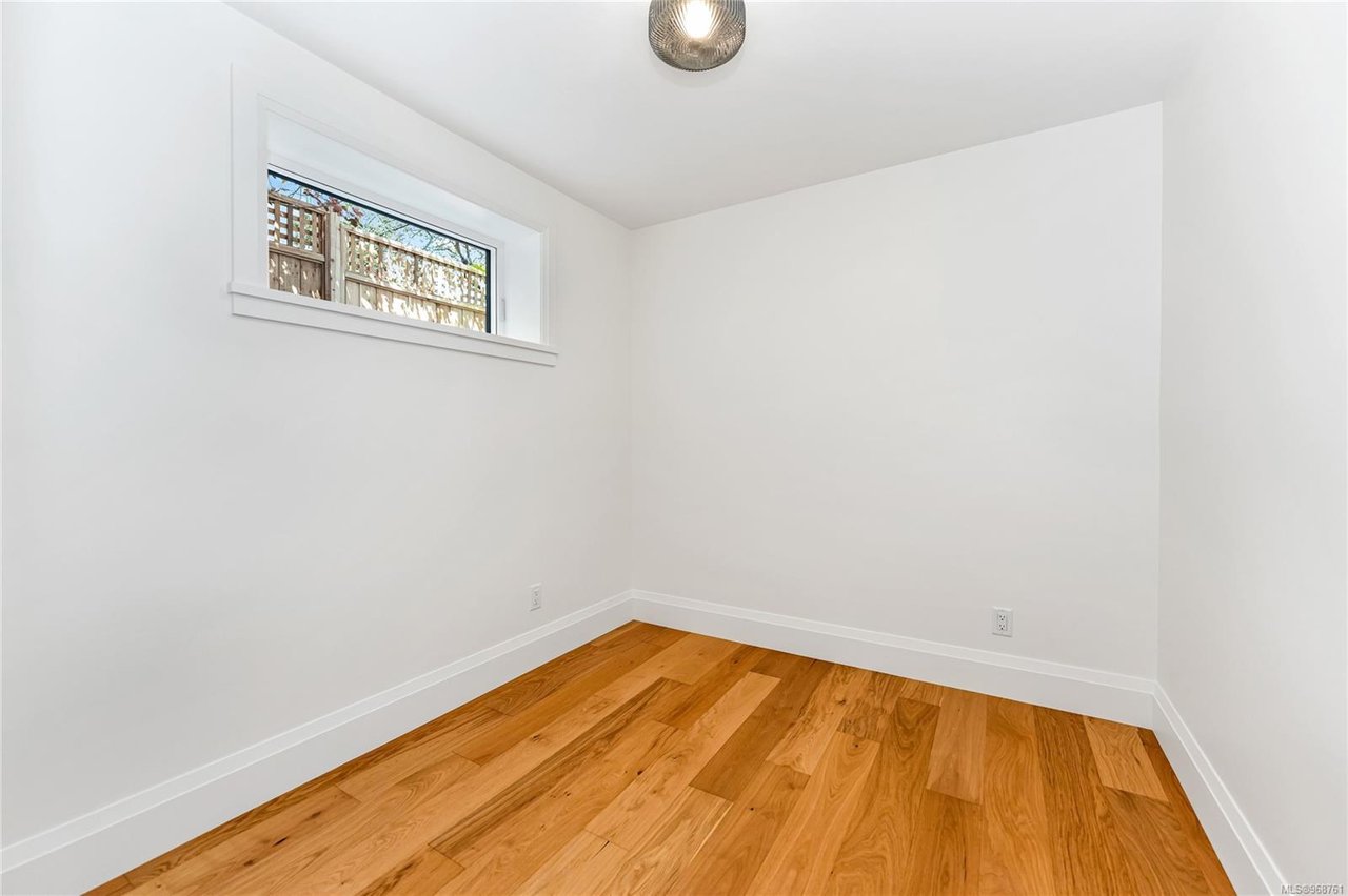736 Falkland Rd, Oak Bay