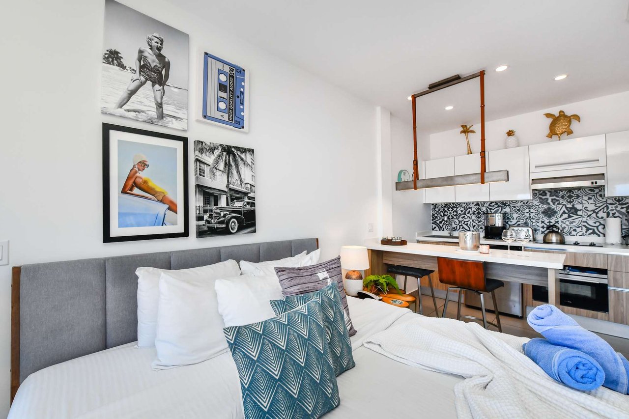 Harbour House 602 S