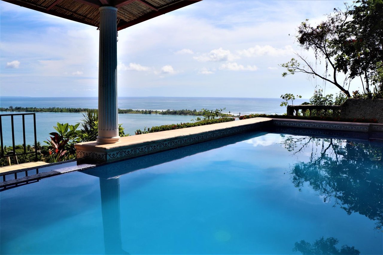 Iconic Eco-lodge With Outstanding Ocean, Sunset, and Mountain Views