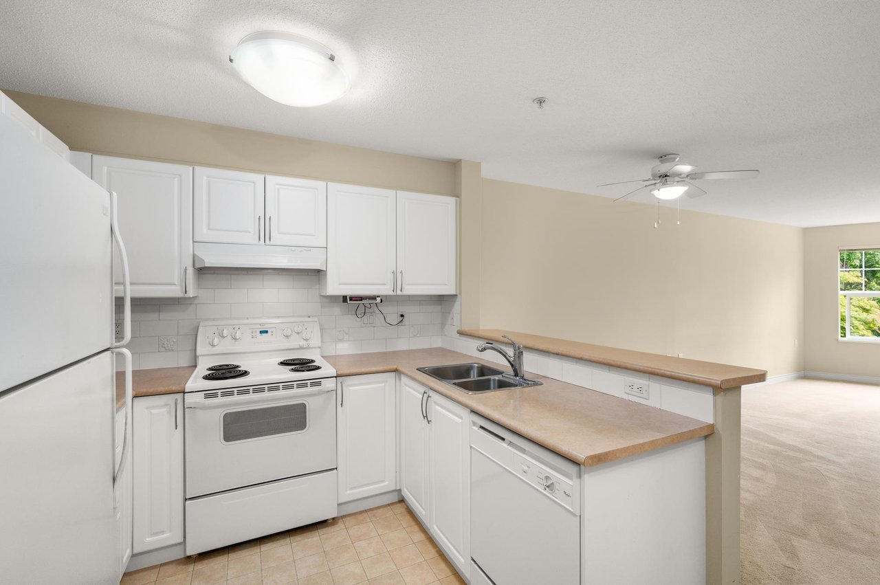 214-960 Lynn Valley Rd
