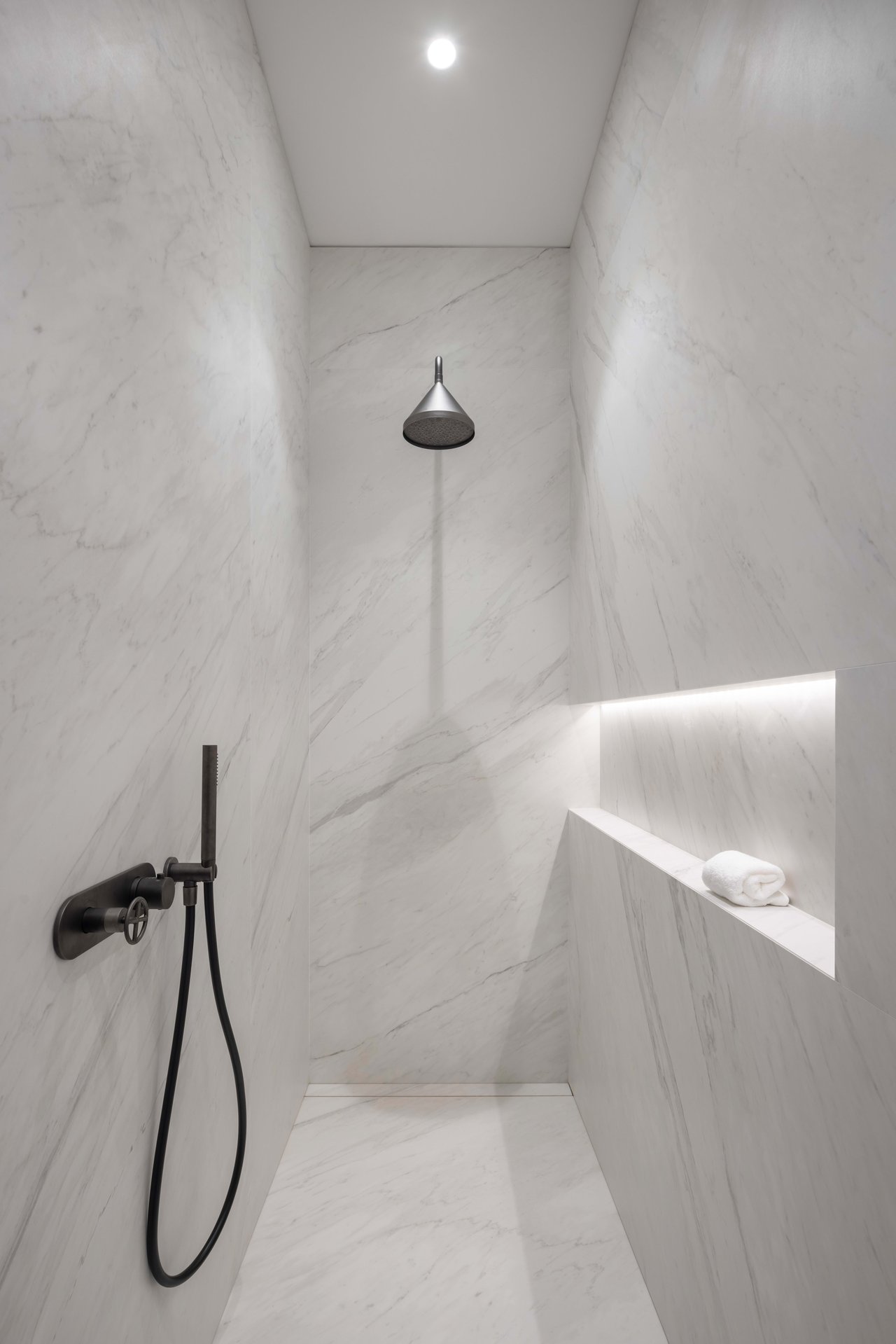 Warm Minimalism Meets Timeless Modern Design