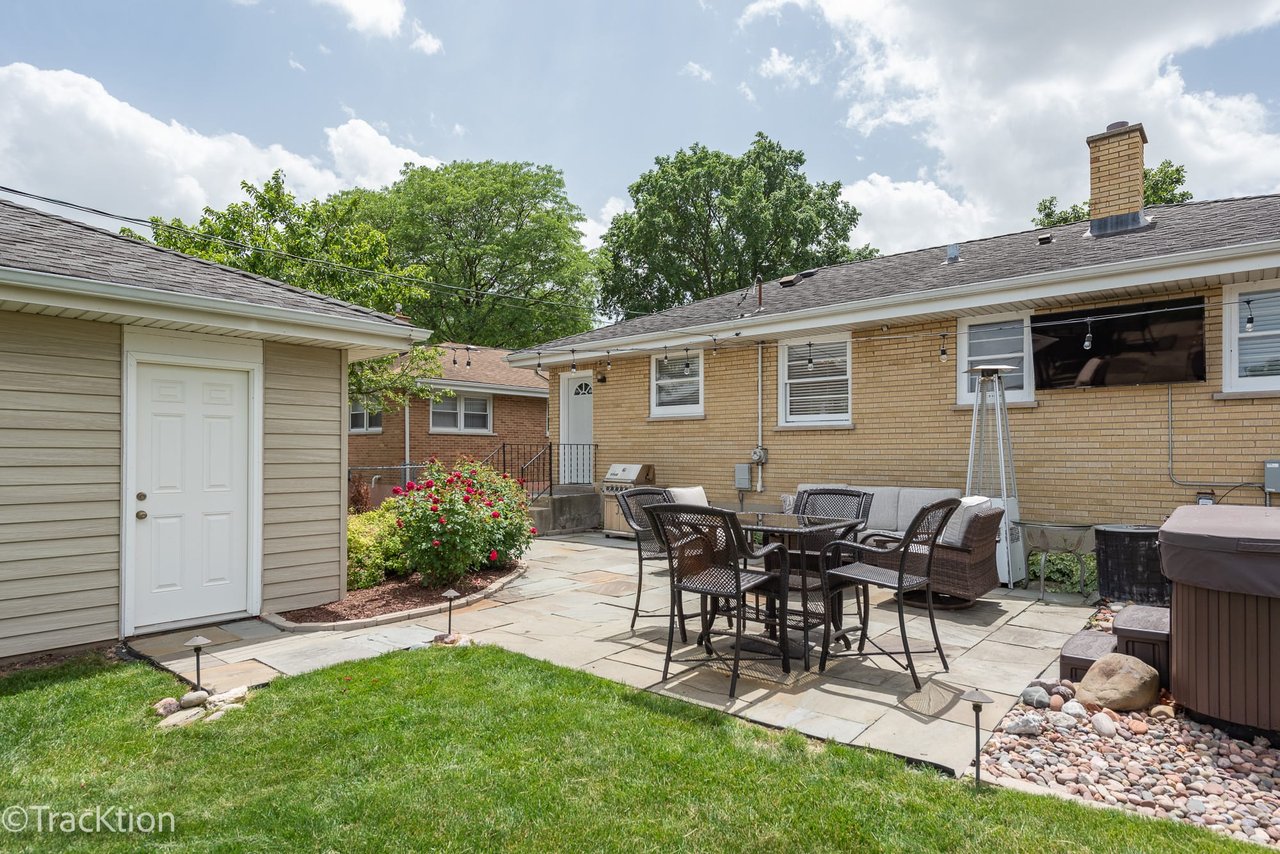 434 Lake Ave, Downers Grove