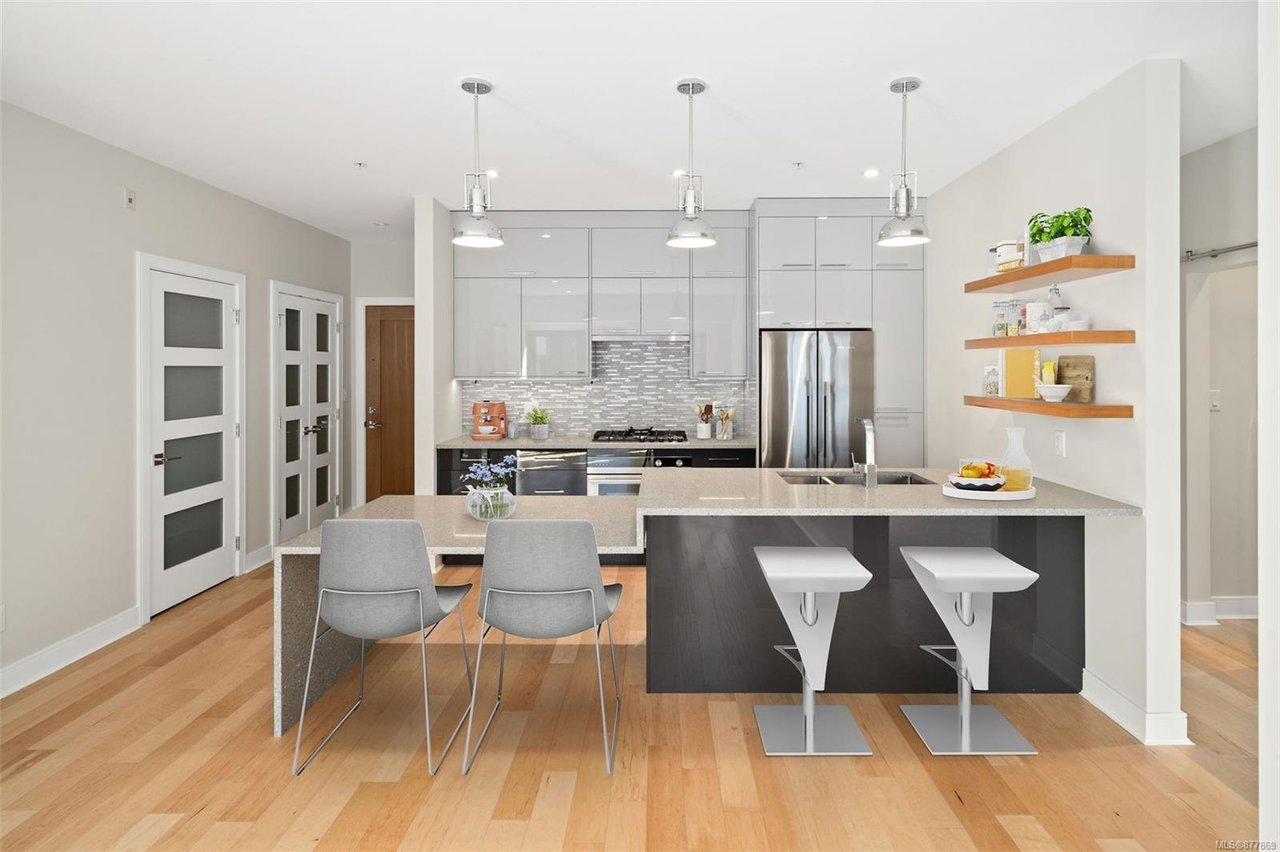 N212-1105 Pandora Ave