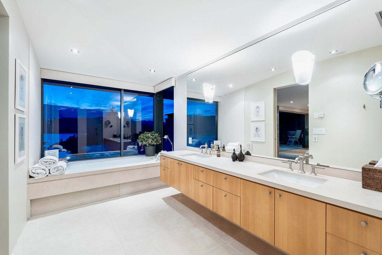 6275 St. Georges Cres