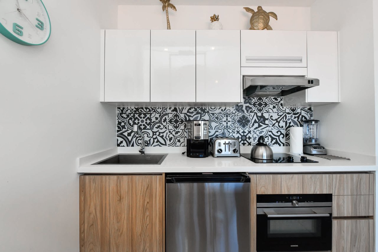 Harbour House 602 S