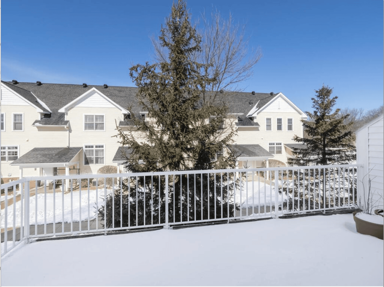 2100 Old School Road, Mound, MN