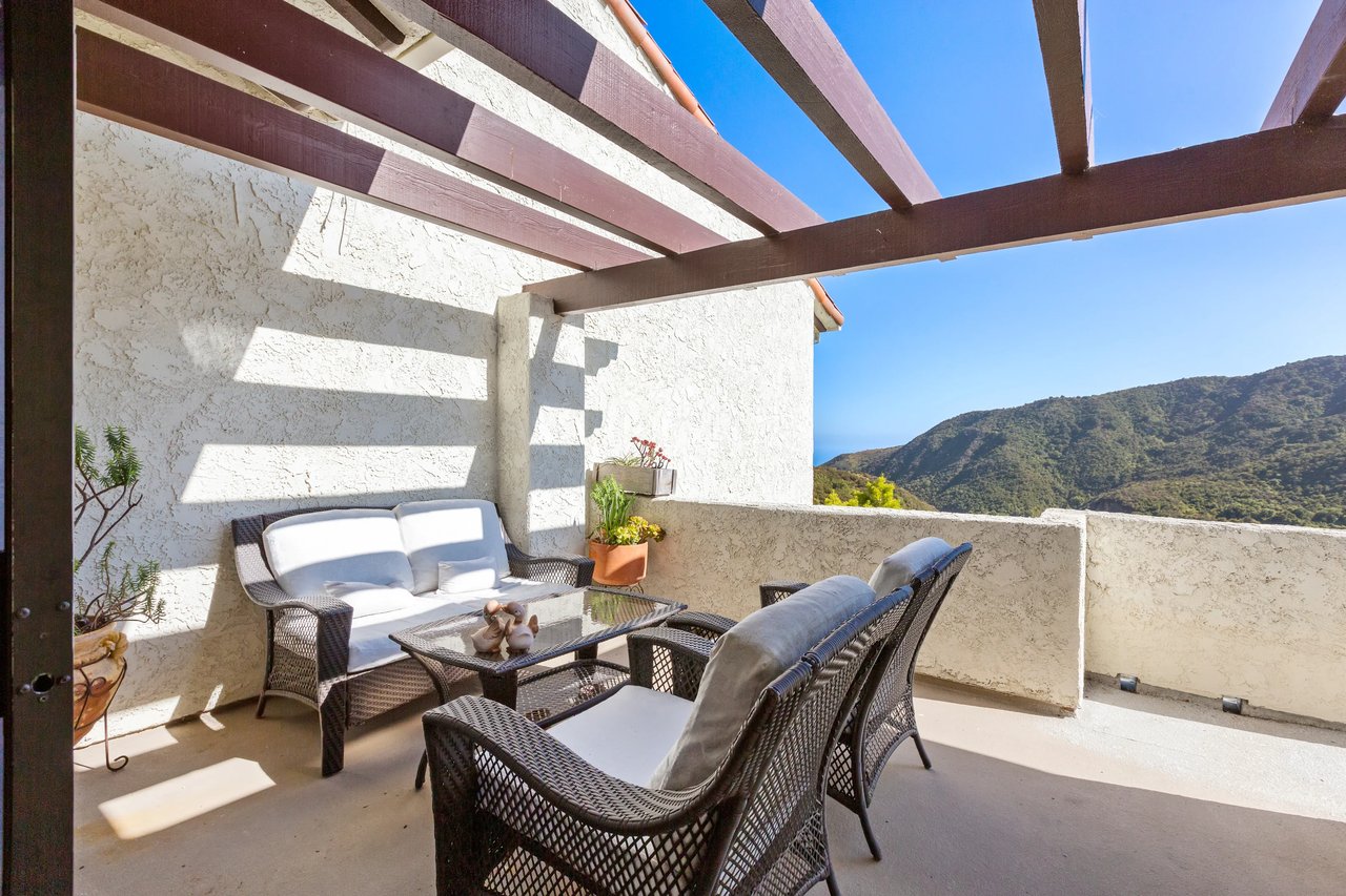 1916 Palisades Dr