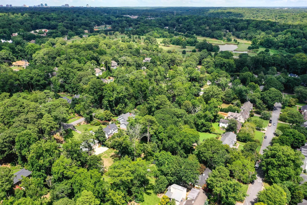 311 Broadland Rd NW