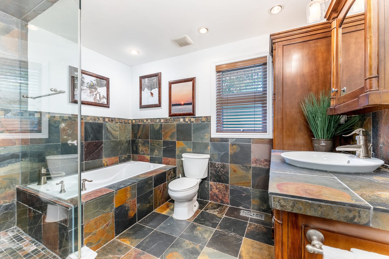 169 Oakes Dr