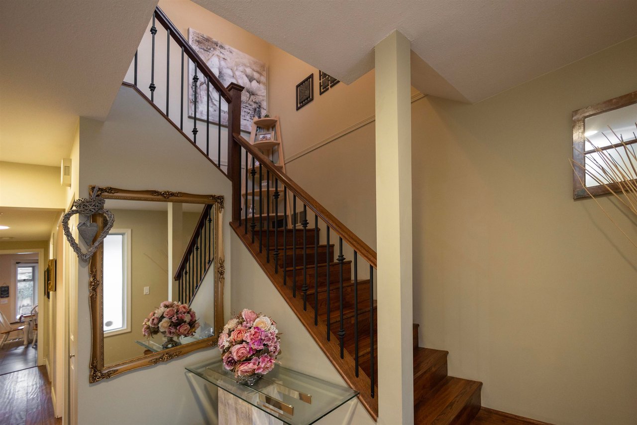 4974 54 St