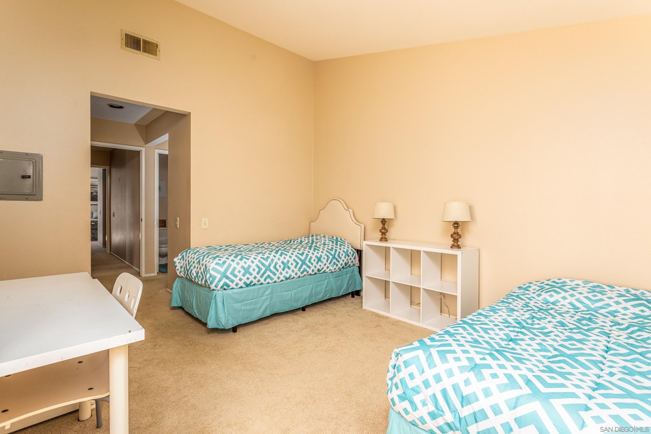13427 Tiverton Rd