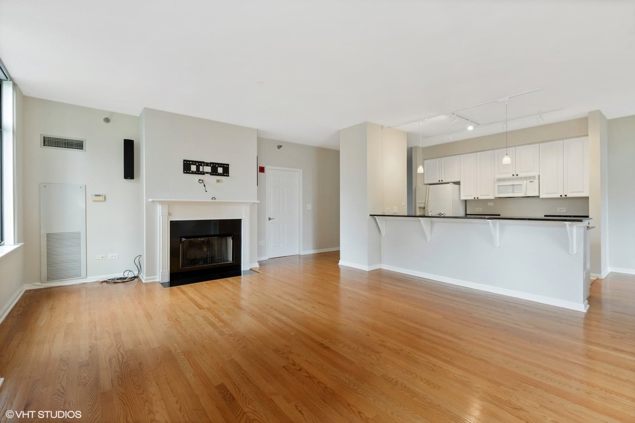 1122 Dearborn 9B rental