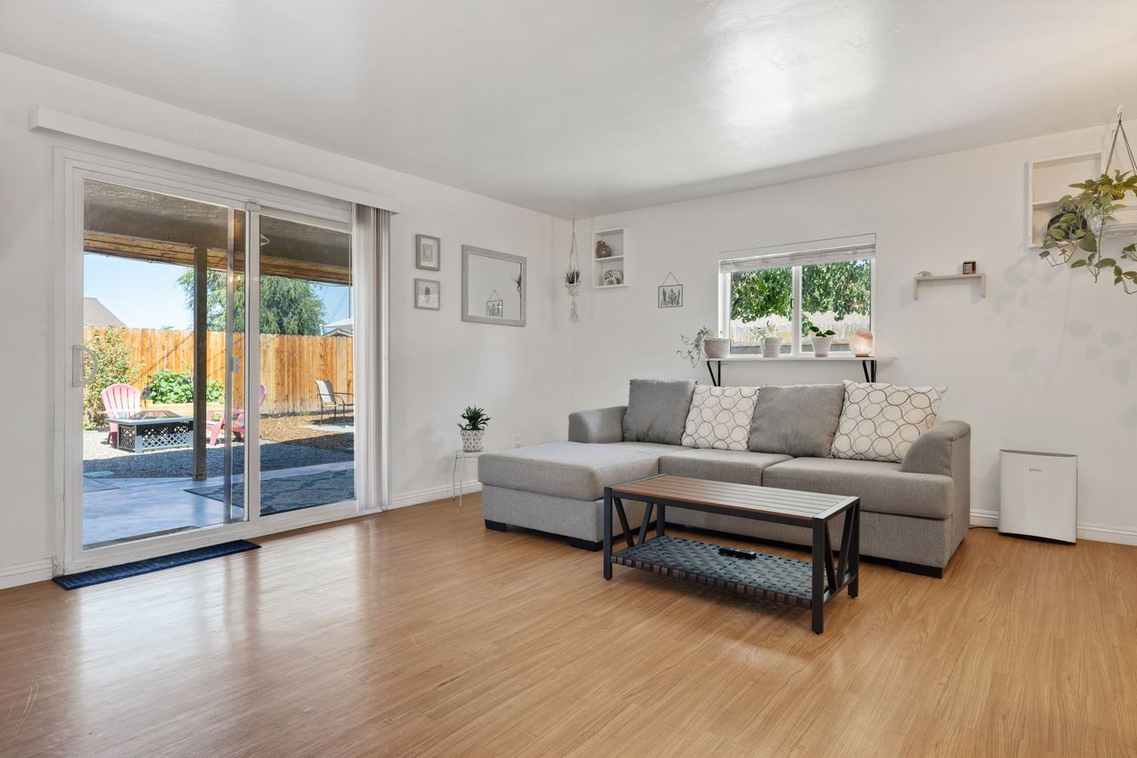 2404 Belvedere Avenue, Bakersfield, CA 93304