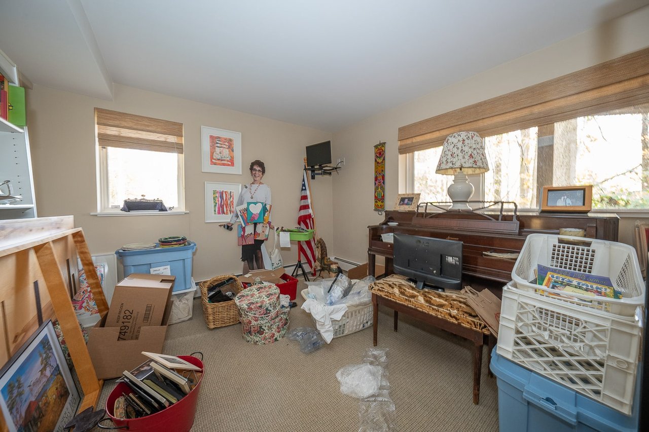 334 Malin Rd