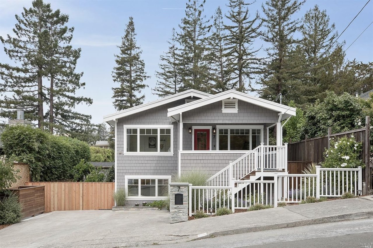 7 Ash Ave
