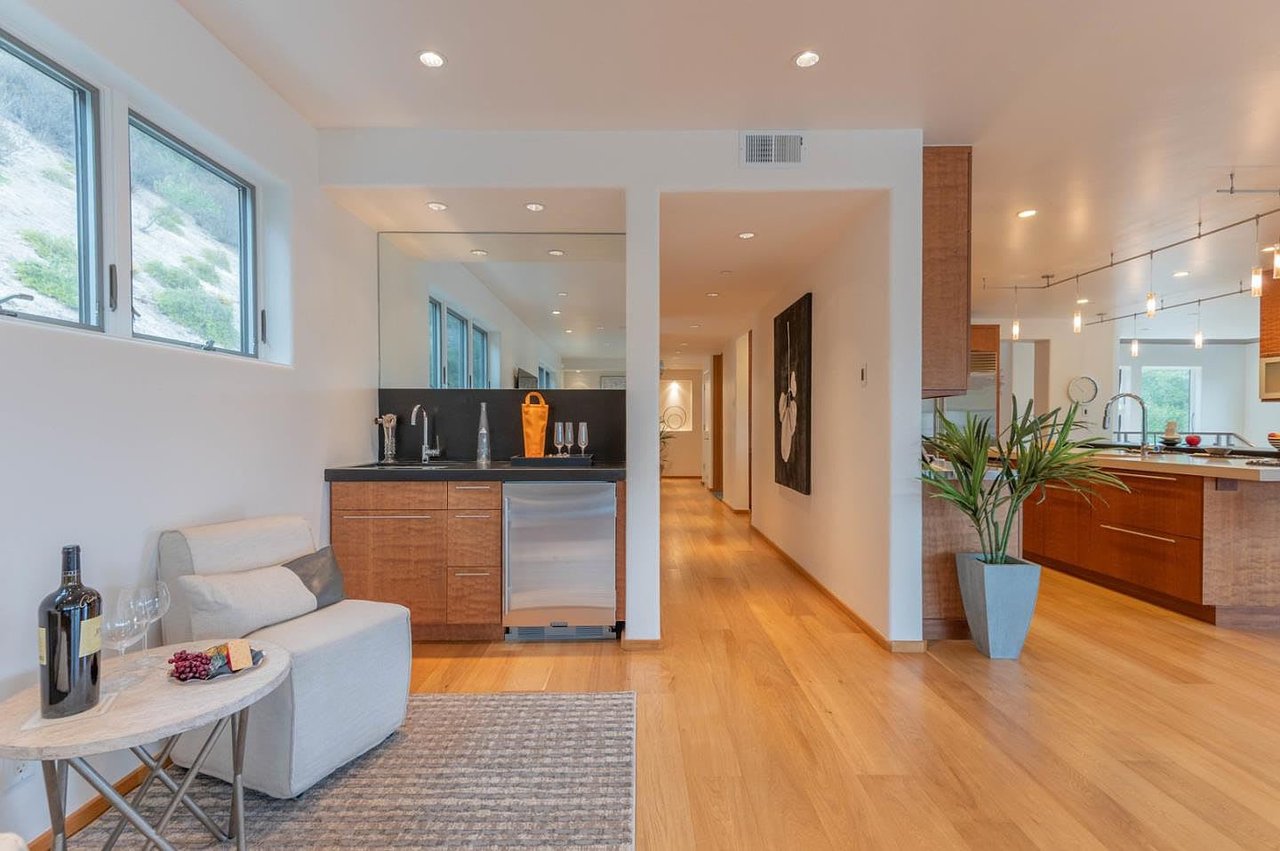 100 Via Milpitas