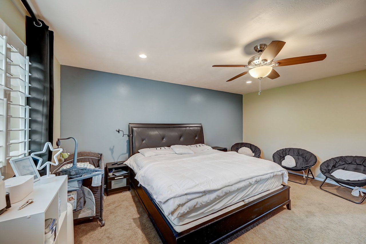 539 E Fireice Rose Ln