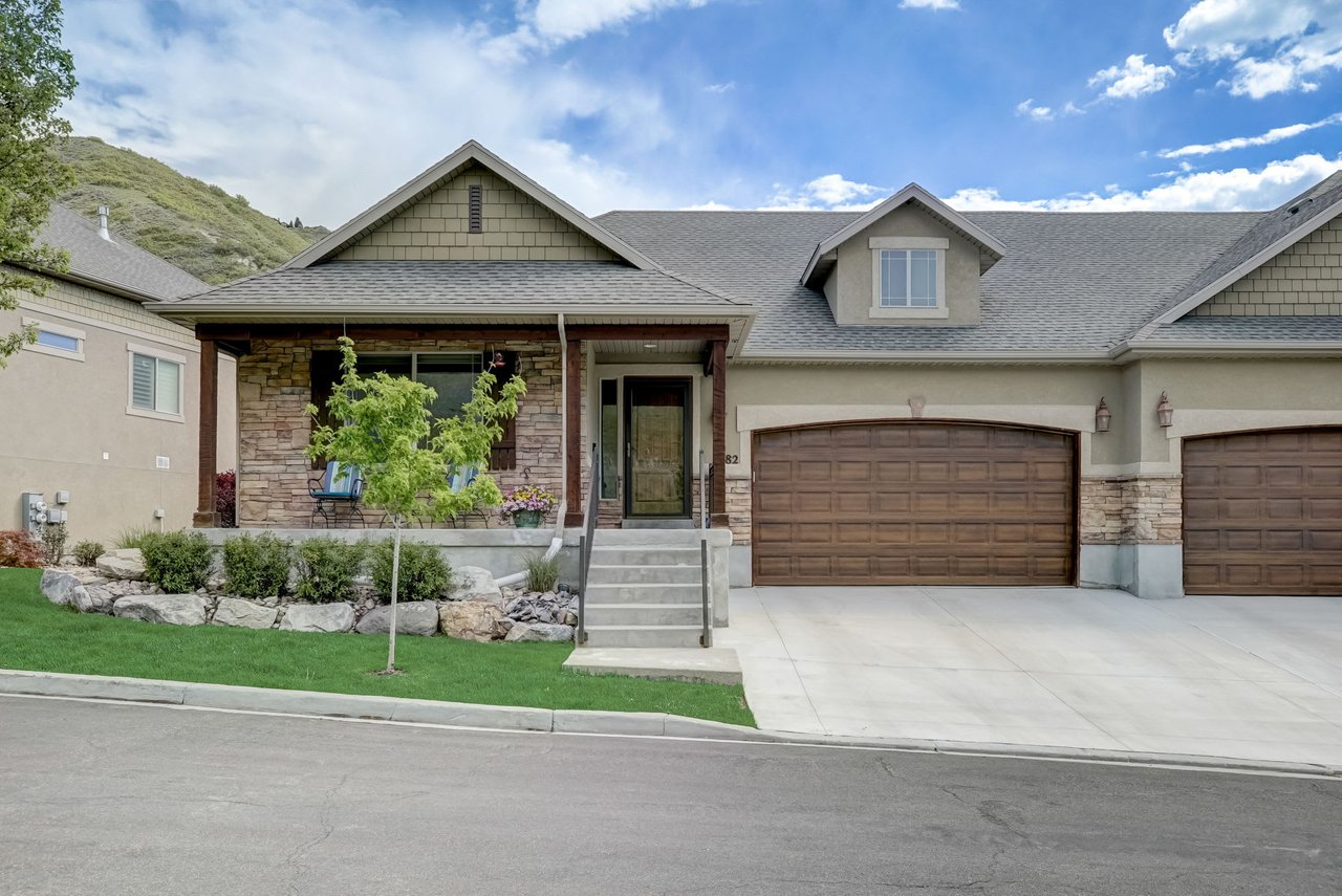 1382 E Meadow Valley Dr