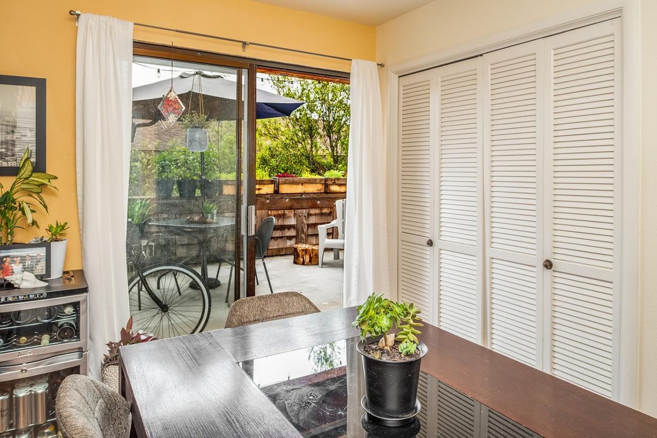 461 Dela Vina Ave APT 305
