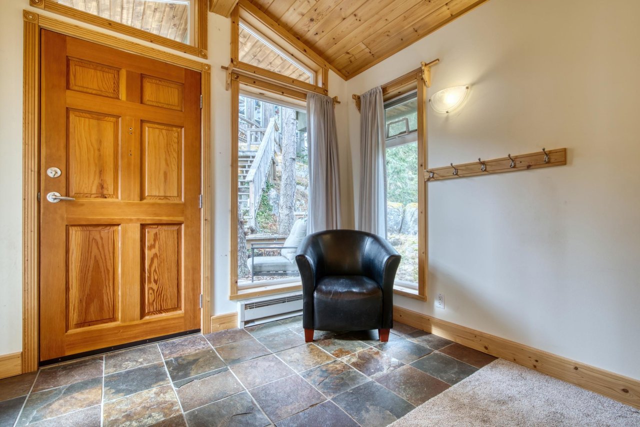 280 Arbutus Reach Rd