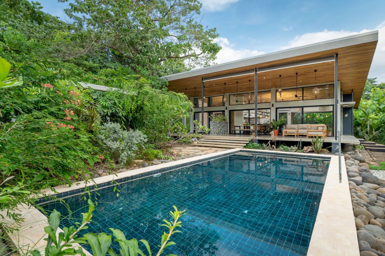 Casa Salomon | Two Stunning Houses and Expandable Land with Four Water Connections