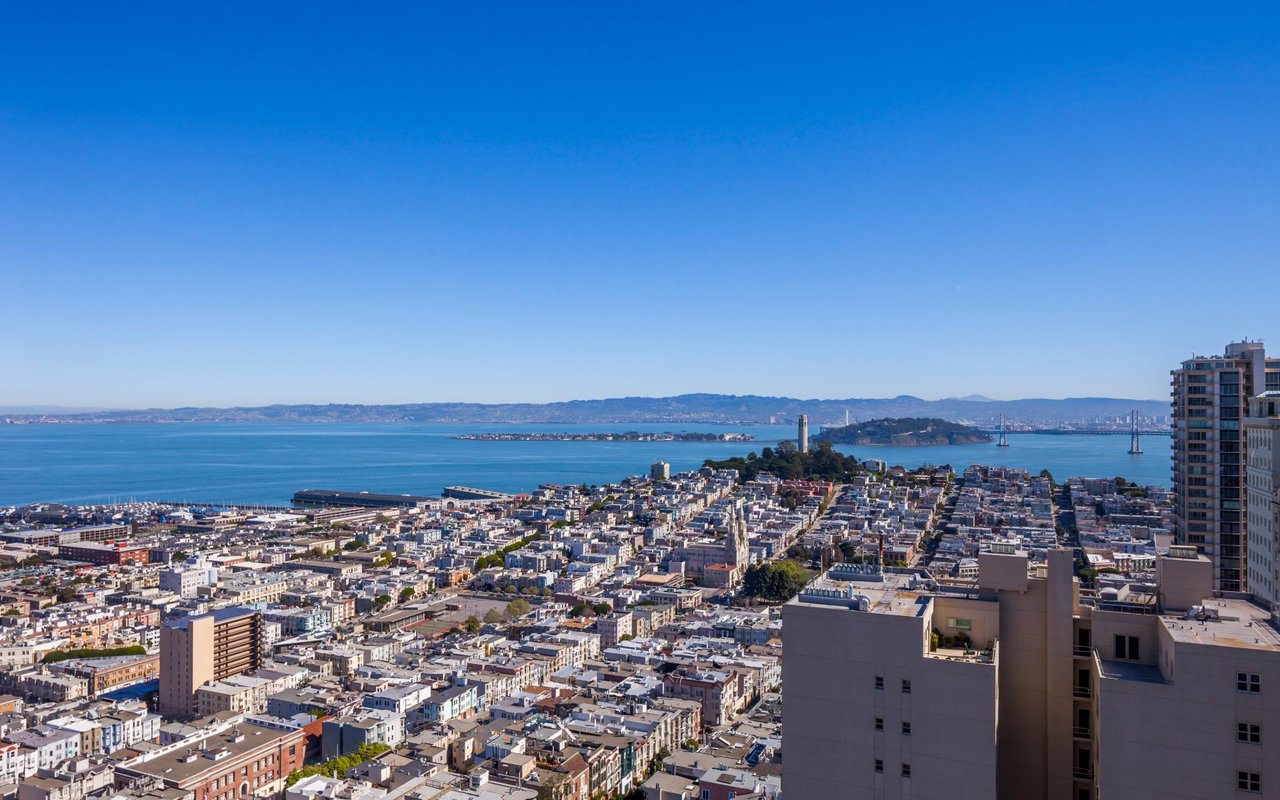 Panoramic Views at 1070 Green